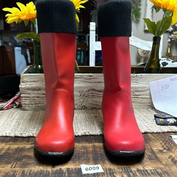 Butterfly twists red/black wellies. Rain/ water boots size 6 shown in pictures - Picture 1 of 8